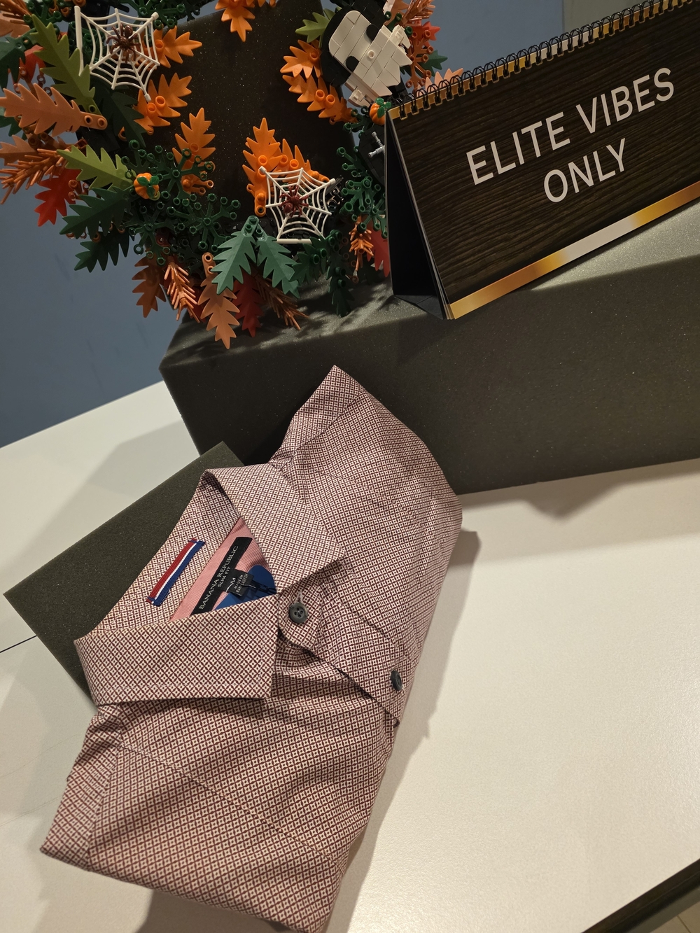 Banana Republic Long Sleeve Geometric Button-up